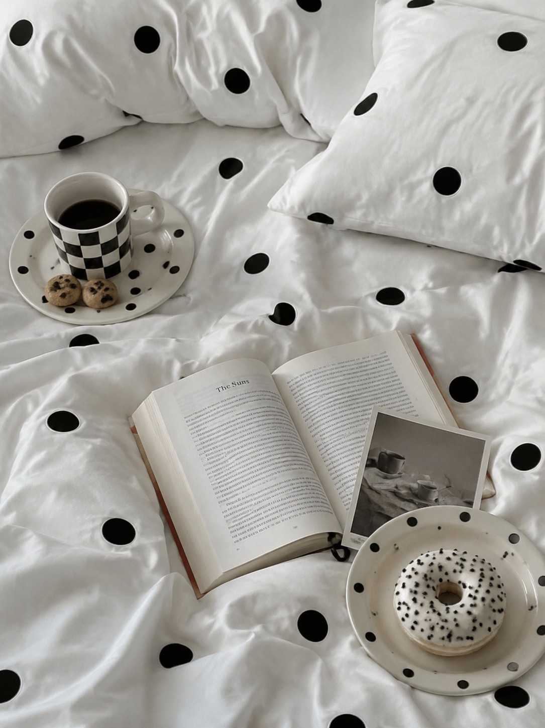 Polka dot cotton bedding