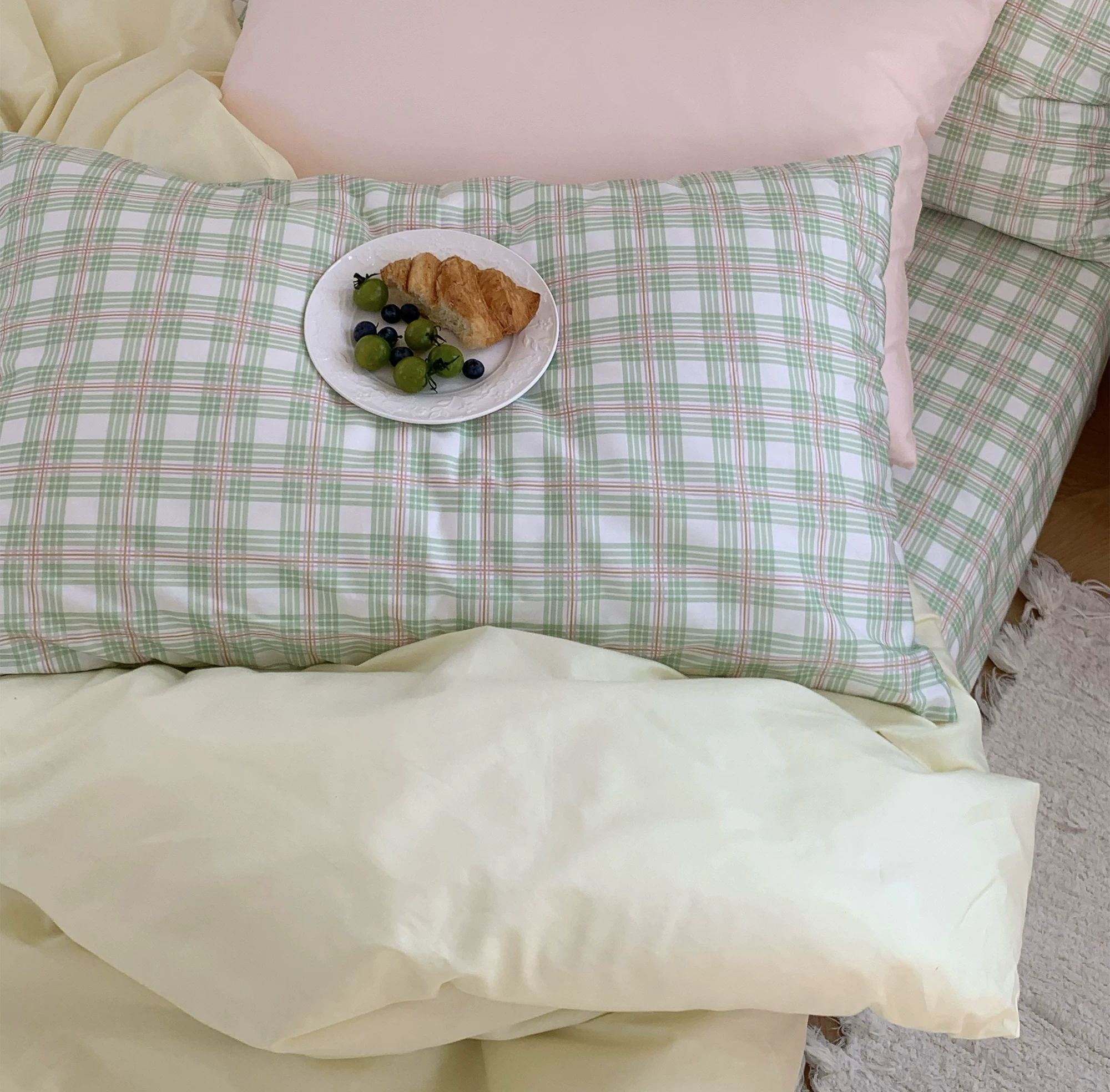 Checkered cotton bedding